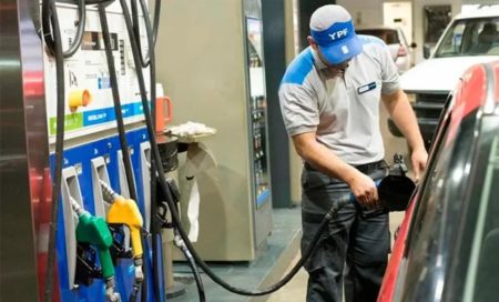 Autodespacho de combustible: playeros evalúan un paro mientras que estacioneros aseguran que los puestos «no están en riesgo» imagen-8