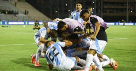 Sin jugar y gracias a Brasil, Argentina se clasificó para el hexagonal final del Sudamericano Sub 20 imagen-9