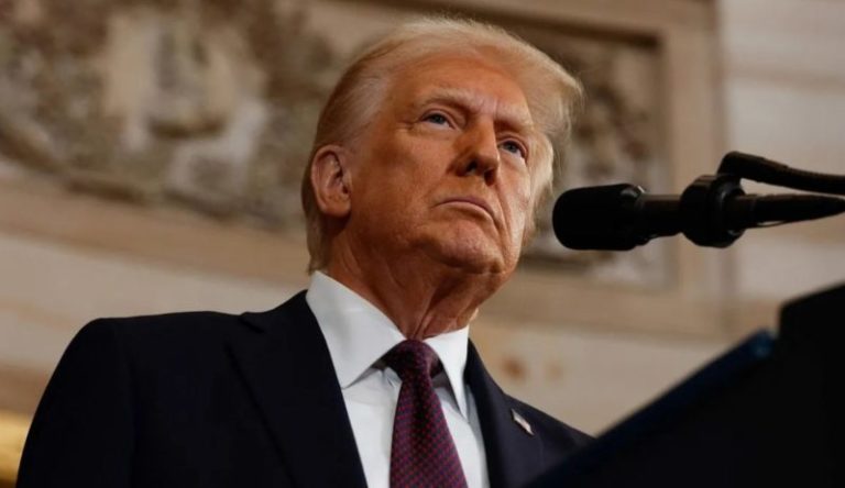 En sus primeras horas, Trump revirtió 80 medidas de Biden y cumplió promesas de campaña imagen-4