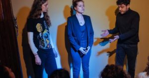 De Zoom a Microteatro Buenos Aires: una obra interactiva de 15 minutos protagonizada por una actriz de "El Clan" y un jurado de batallas de rap imagen-2