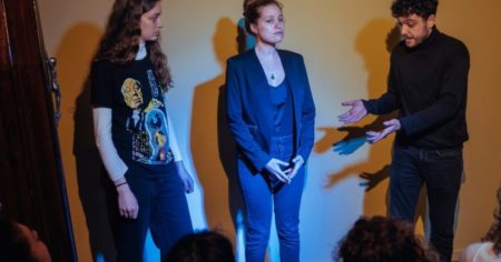 De Zoom a Microteatro Buenos Aires: una obra interactiva de 15 minutos protagonizada por una actriz de "El Clan" y un jurado de batallas de rap imagen-22