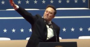 El exultante gesto de Elon Musk que generó fuerte polémica por su similitud al saludo nazi imagen-2