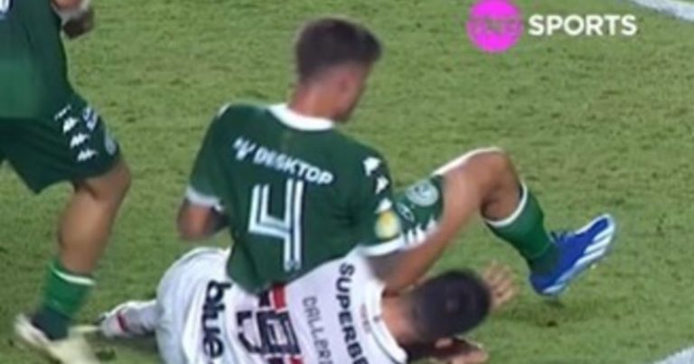 Video: le pegaron un codazo a Calleri en el piso imagen-4