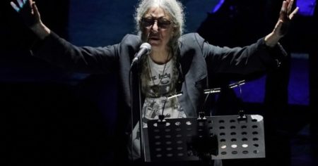 Patti Smith se desmayó en el escenario durante un show en Brasil imagen-12