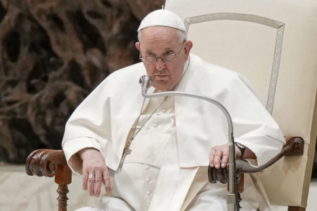 El papa Francisco sufrió una crisis respiratoria y aclaran que su estado «sigue siendo crítico» imagen-9