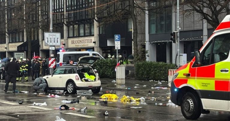 Un auto embistió a un grupo de personas en Munich: al menos veinte heridos imagen-4