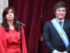 Cristina Kirchner, contra Milei por el valor del dólar y las últimas expulsiones del Gobierno imagen-1