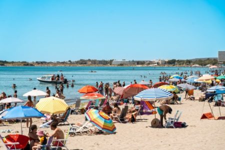 La playa argentina con aguas transparentes elegida como una de las más lindas de Sudamérica imagen-15