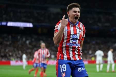 Real Madrid - Atlético de Madrid: un penal de VAR convertido por Julián Álvarez y un rebote de Kylian Mbappé en el 1-1 parcial en el clásico imagen-6