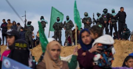 Termina la primera fase de la tregua en Gaza y Hamas libera a los últimos seis rehenes israelíes con vida imagen-19