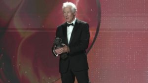 Richard Gere desvela en los premios Goya 2025 "una de las razones" por las que se mudó a Madrid con su mujer imagen-4