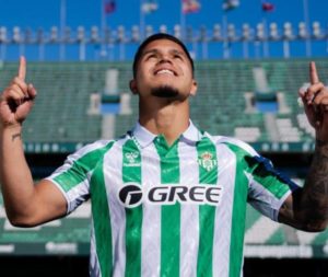 'Un jugador diferente': 'Cucho' Hernández se sincera en el Real Betis imagen-2