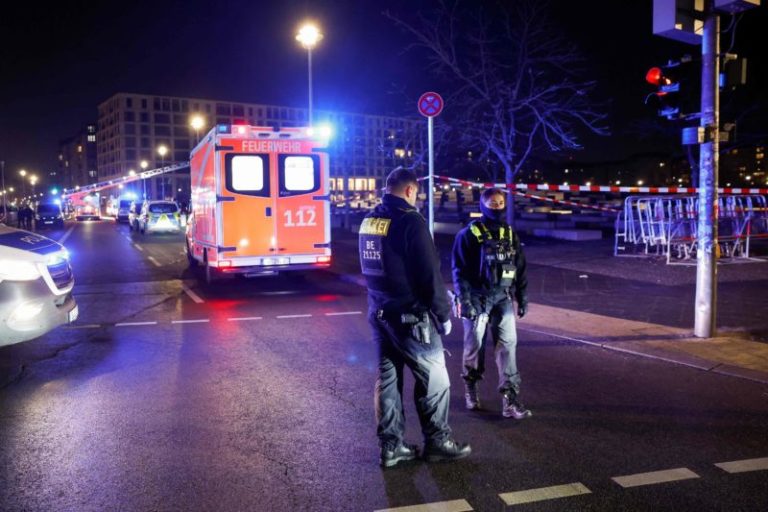 Ataque con cuchillo en el Monumento al Holocausto de Berlín: hay un herido de gravedad imagen-4