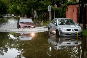 Inundaciones, arboles caídos y calles cortadas: lo que dejó la incesante lluvia que azotó a la Ciudad y el conurbano imagen-1