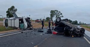 Dos turistas argentinos murieron en un choque frontal entre un auto y una camioneta en Uruguay imagen-3