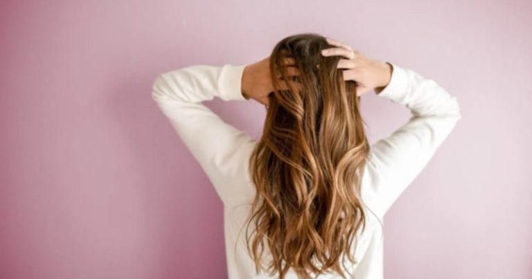 No es ortiga: cuál es la inesperada planta que ayuda al crecimiento del cabello y cómo usarla imagen-97