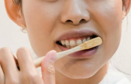 No es el café, ni los caramelos: cuál es el alimento que más daña los dientes y el secreto para minimizarlo imagen-14