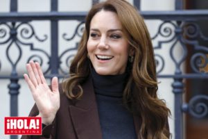 Kate Middleton. La princesa de Gales fue la simpática guía de una excursión muy especial en un museo de Londres imagen-1