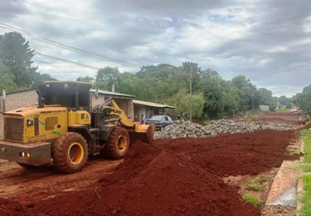 Apóstoles: Vialidad provincial y el Municipio ejecutan obras de empedrado imagen-8