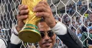 El arrepentimiento de Salt Bae por un tremendo error durante los festejos de la Selección Argentina en Qatar 2022 imagen-3