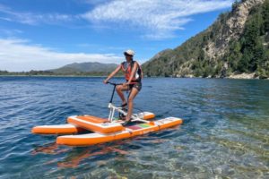 Cómo son las novedosas bicicletas acuáticas que marcan tendencia en el río imagen-1