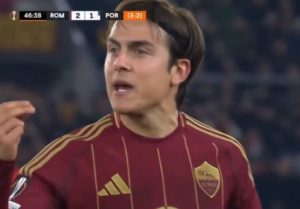 Roma vs. Porto, por la Europa League: los golazos de Paulo Dybala luego de la gran chilena de Samu y la expulsión que generó Leandro Paredes imagen-2