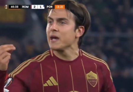 Roma vs. Porto, por la Europa League: los golazos de Paulo Dybala luego de la gran chilena de Samu y la expulsión que generó Leandro Paredes imagen-6