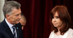 Los chats de Mauricio Macri desde el Sur y las fugas que Cristina Kirchner intenta frenar imagen-4