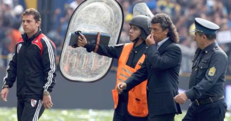 La historia anti Boca de Gorosito: del día que se tapó la nariz al "biri biri" y "sanata" de la Bombonera imagen-23