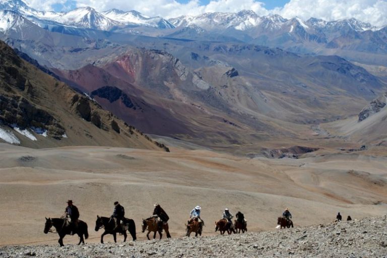 Cómo son las salidas para cruzar la Cordillera de los Andes a caballo imagen-5