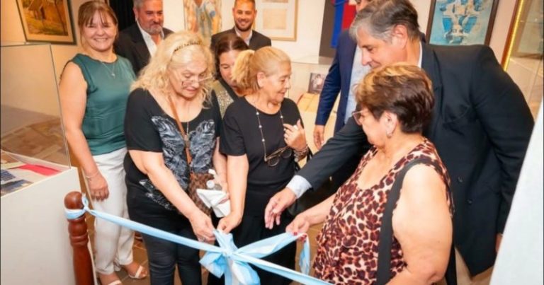 Inauguraron un museo de Diego Maradona en Corrientes y restauraron la tumba de su abuelo materno: la emoción de sus hermanas imagen-5