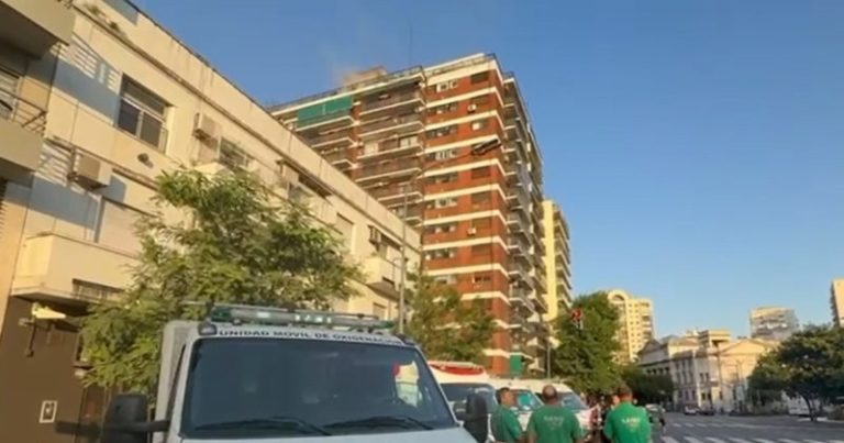 Incendio en un edificio de Palermo: asistieron a tres personas y una mujer está grave imagen-5