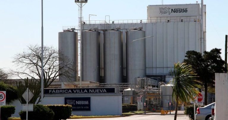 Nestlé para por un mes su planta en Córdoba por la caída del consumo y las exportaciones imagen-4