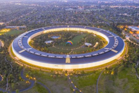 Cómo es por dentro el edificio diseñado por Norman Foster que fue el gran sueño de Steve Jobs imagen-26