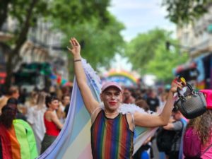 Marcha del Orgullo Antifascista y Antirracista en el Congreso, en vivo imagen-3