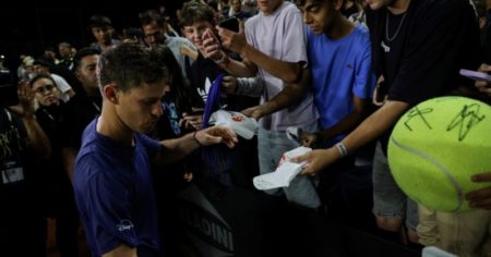 Schwartzman no pudo ante Ugo Carabelli y se despidió ovacionado del penúltimo torneo de su carrera imagen-15