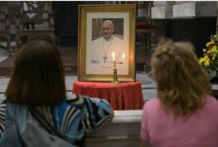 Francisco, en estado crítico: «Recen por mí», el mensaje del Papa imagen-8