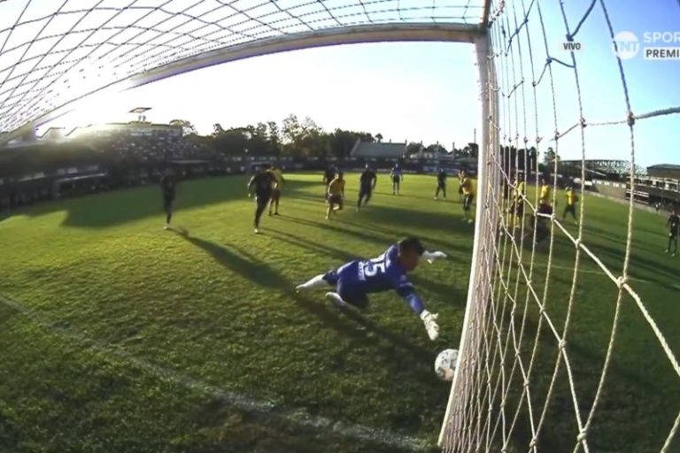 Otra polémica: el VAR validó un gol cuestionado para que Riestra empate ante Defensa y Justicia imagen-5