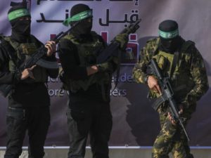 Hamas reaccionó a los dichos de Trump sobre tomar el control de la Franja de Gaza: “Racista” imagen-1