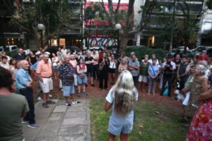 “Parece un jardín botánico”. Abrazo de vecinos para protestar por la renovación de una plaza histórica de la zona norte imagen-1