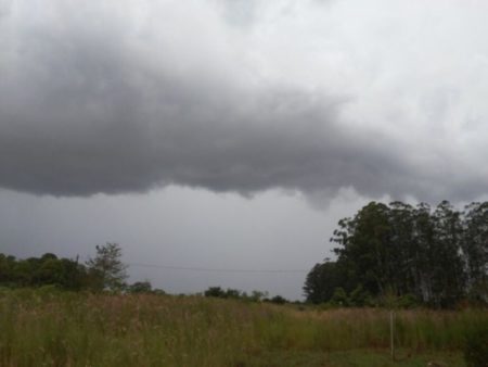 Tormentas aisladas traerán alivio temporario, pero el calor continuará este jueves imagen-9