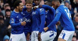 Everton hace historia en la Premier League: el gol a los 10 segundos de Doucouré tras sacar del medio y con una jugada preparada que sorprendió al Leicester imagen-3