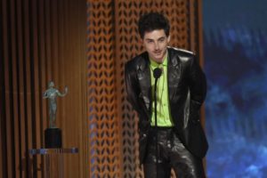 Timothée Chalamet se convirtió en el líder inesperado de la carrera por el Oscar más impredecible de los últimos años imagen-1