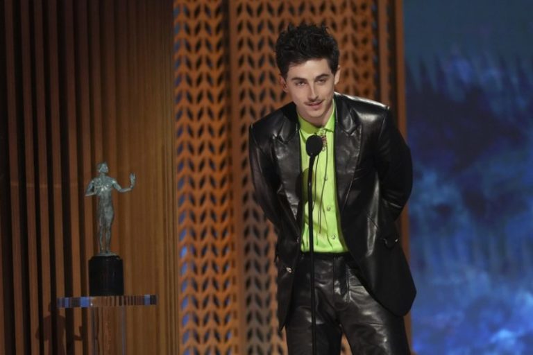 Timothée Chalamet se convirtió en el líder inesperado de la carrera por el Oscar más impredecible de los últimos años imagen-5