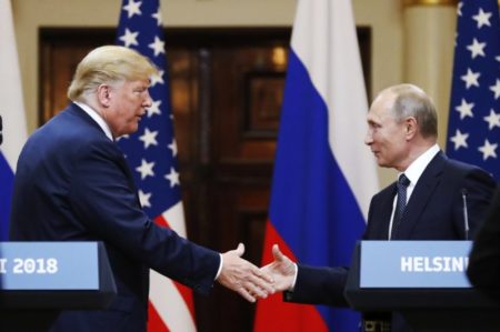 Trump anuncia el inicio de “negociaciones” de paz con Putin y sugiere que Ucrania podría perder territorio imagen-12