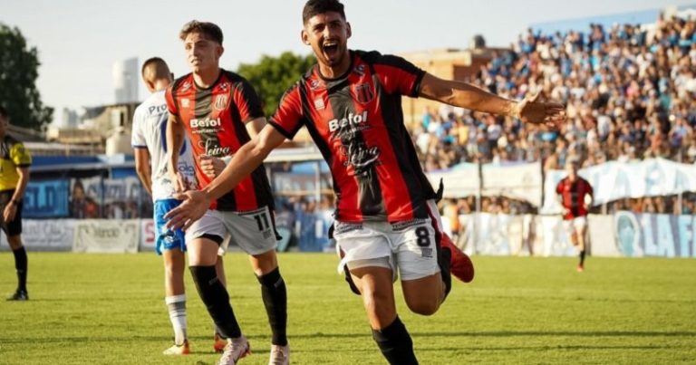 Defensores goleó en la Isla Maciel y logró su primer triunfo imagen-5