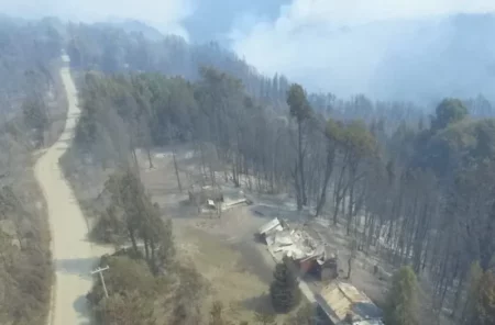 El Bolsón: evacuaron a 800 turistas y el fuego ya arrasó más de 2.000 hectáreas imagen-10