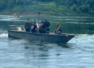 Continúa el operativo de búsqueda de Axel Paredes en el Lago Urugua-í imagen-1