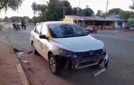 Choque entre moto y taxi en avenidas Jauretche y Martín Fierro imagen-8