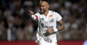 Video: el golazo olímpico de Neymar con el Santos imagen-4